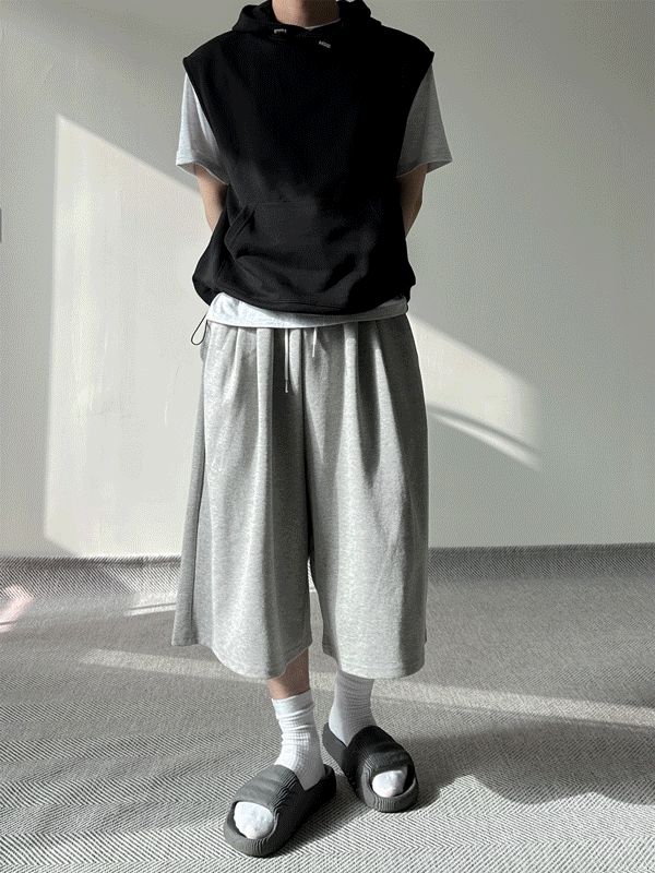 WHAT A LOOK（ワット ア ルック）の「SIO two tuck bermuda sweat pants（Pants）」