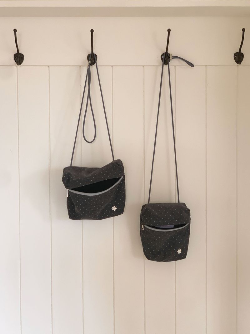 mini pocket bag - grey dot