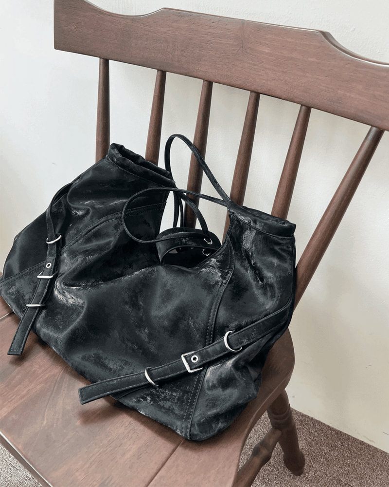 GUSTA（グスタ）の「Belted Buckle Cross Double Strap Big Shoulder Bag (3 Colors)（Bags）」