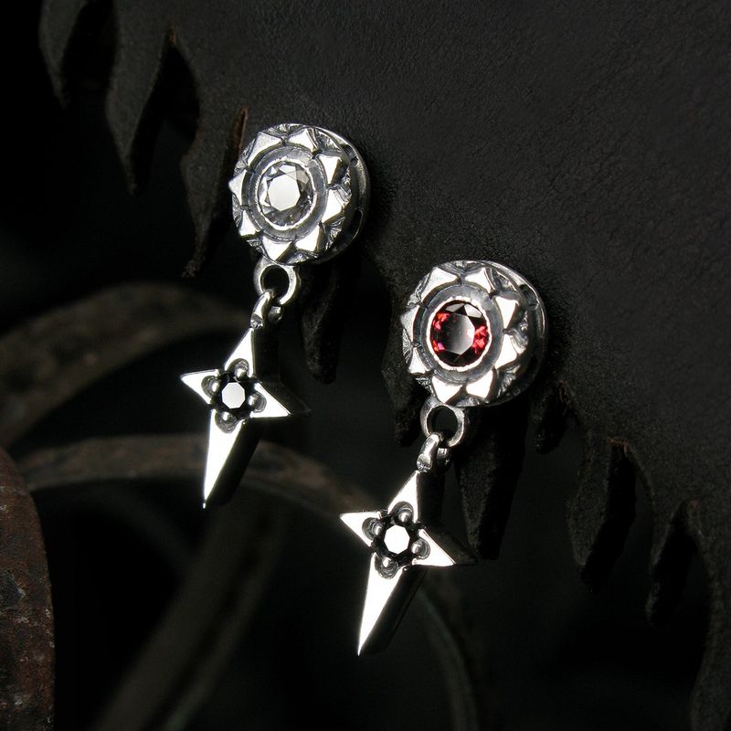 Sunlight430-D2 Garnet silver earring