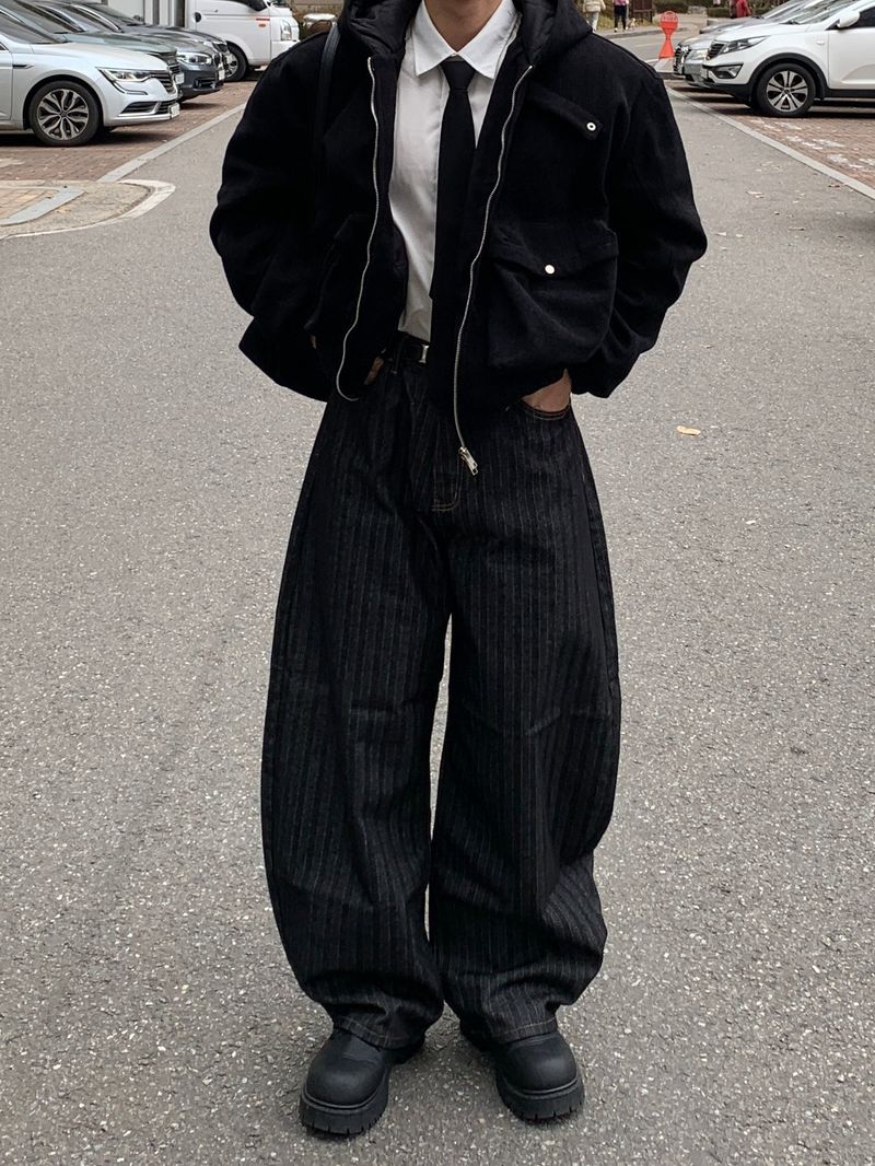 Mensfloor(メンズフロア)の「Sirggle Herringbone Raw Curved Denim(Pants)」