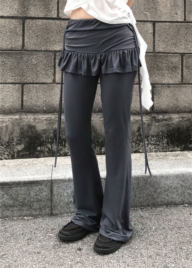 RUFFLE ON PANTS