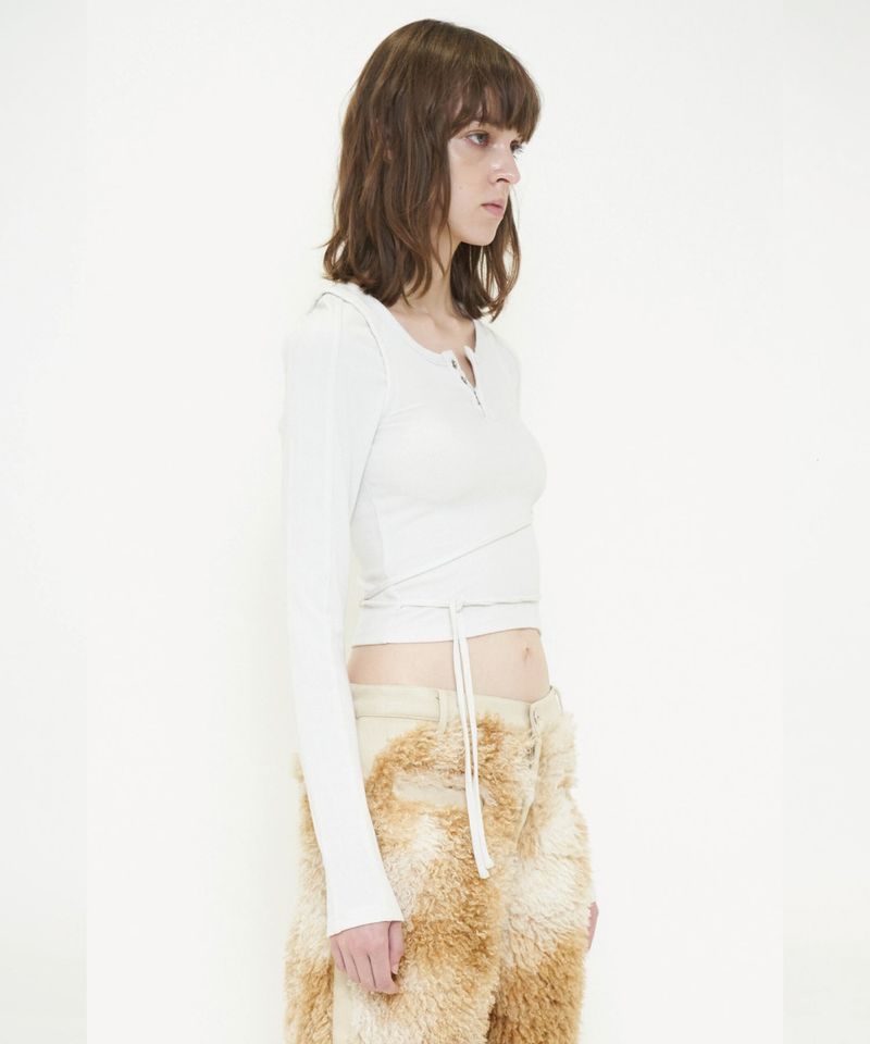 CUT OUT LONG SLEEVE TOP