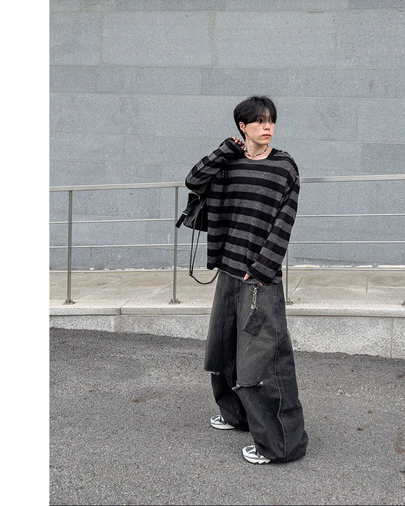 Lure shoulder snap stripe knit