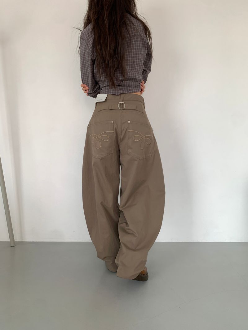 EMBO BACK BIJO CURVED PANTS (3C)