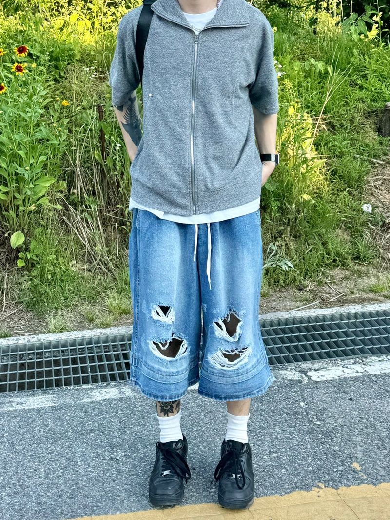 Double destroyed denim bermuda pants 1C