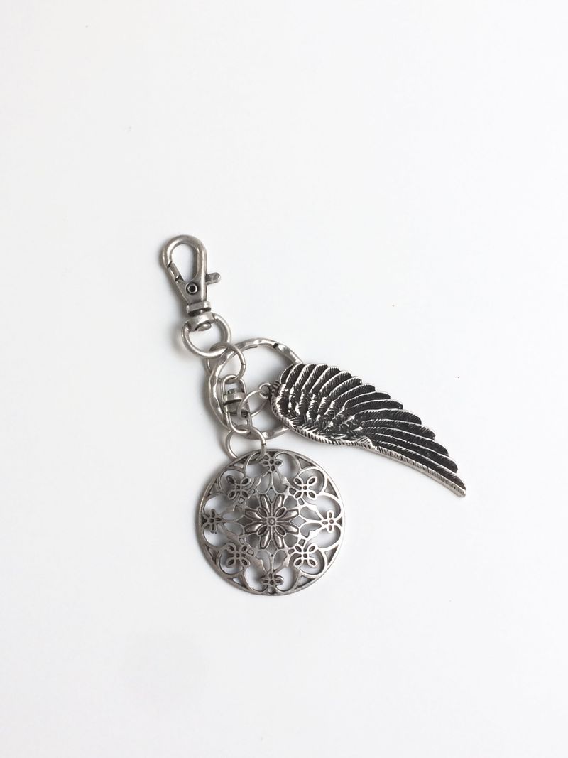 ORIENTAL FEATHER KEYRING