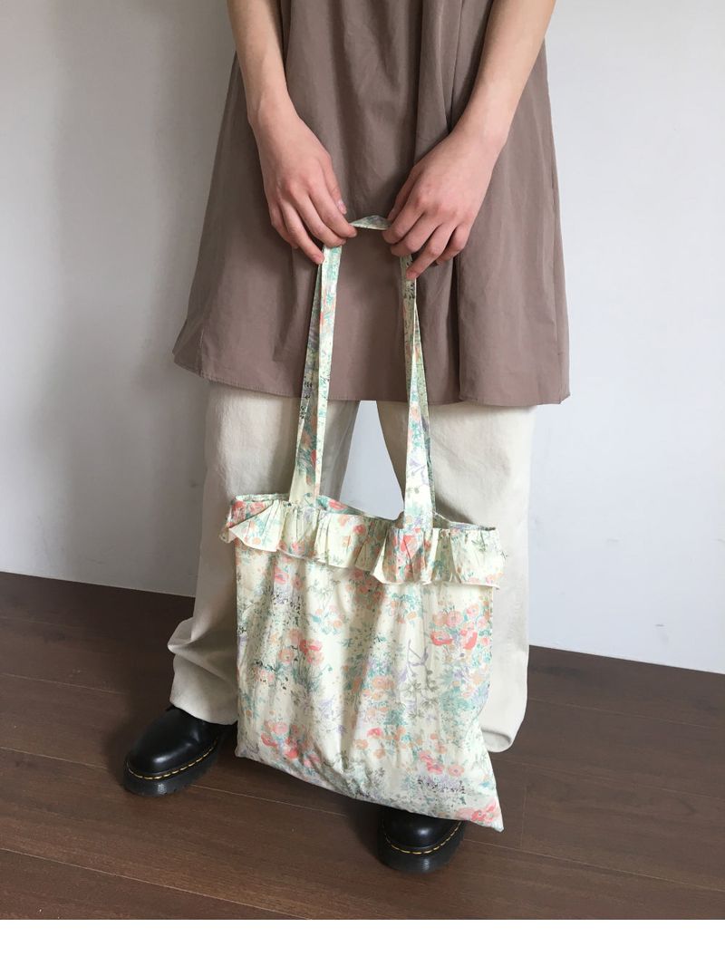 Flor Frill Shoulder Bag  (1color)