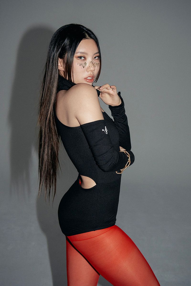 Loose-Neck Long-Sleeve Bodysuit(black)