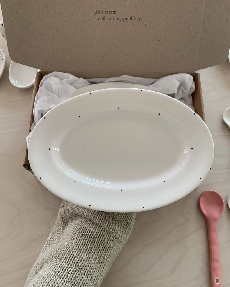 nutceramic（ナットセラミック）の「ナットミニドットオーバルプレート（食器/キッチングッズ）」