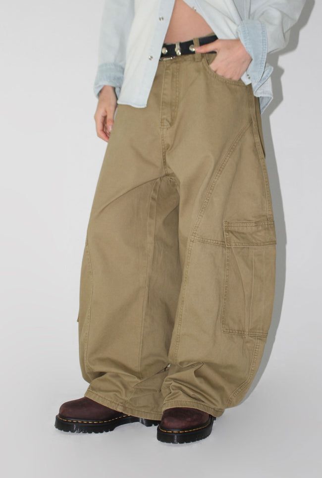 CURVE LINE CARGO PANTS
