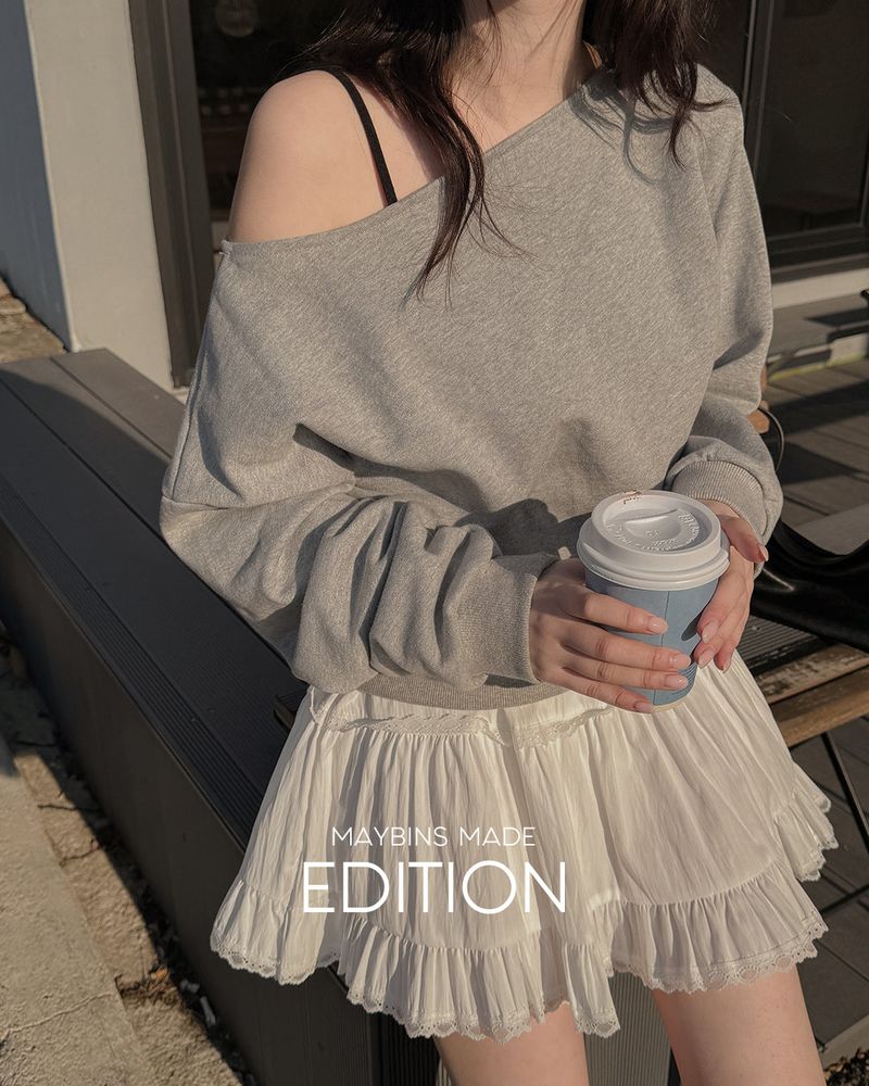 [MADE] Musi off-the-shoulder sweatshirt