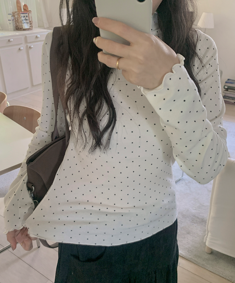 Dot Wave Turtleneck T-Shirt