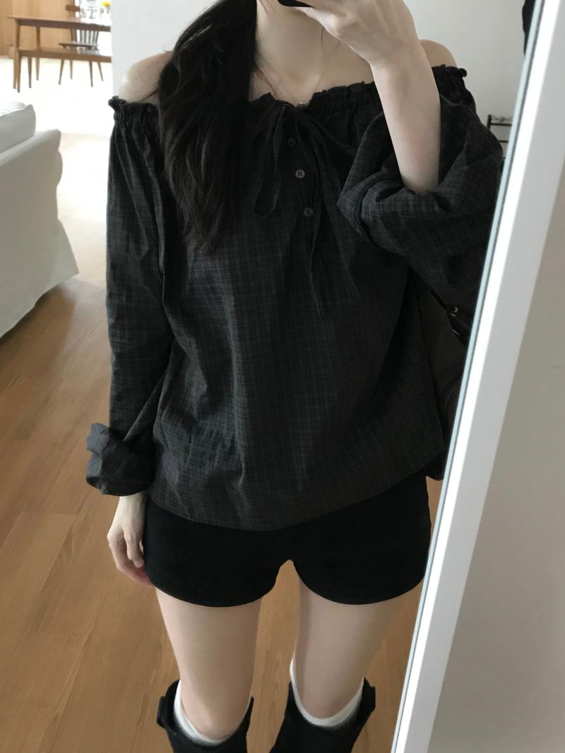 Dear button off-shoulder blouse (2 colors)