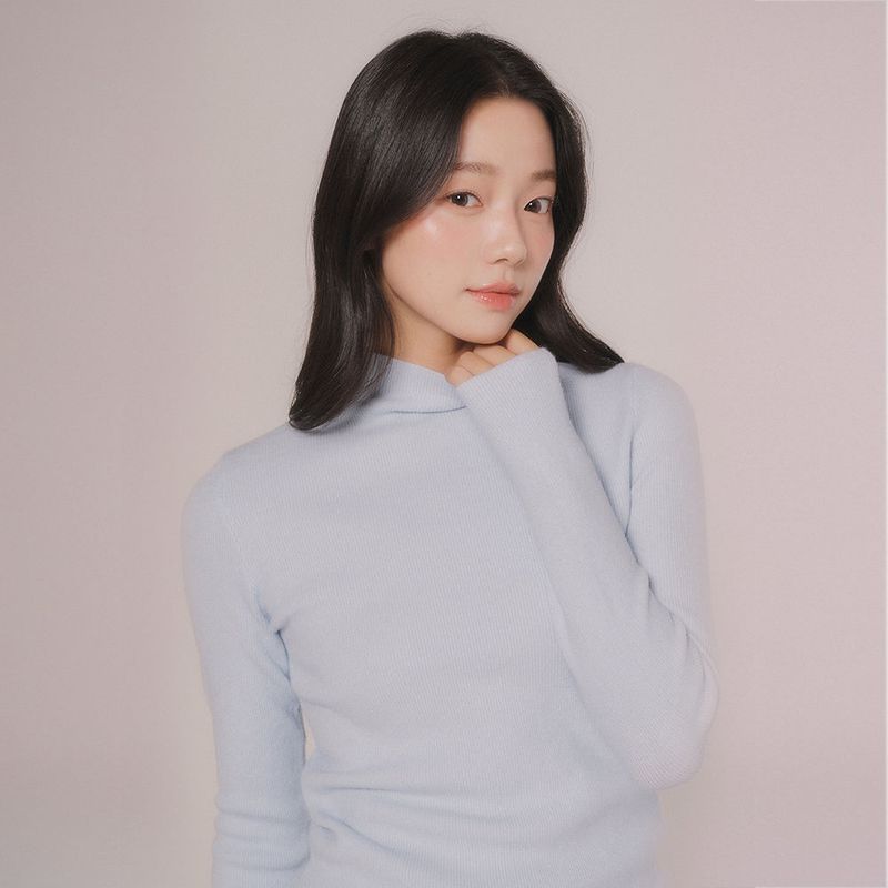 HALF-NECK KNIT TOP (Light blue)
