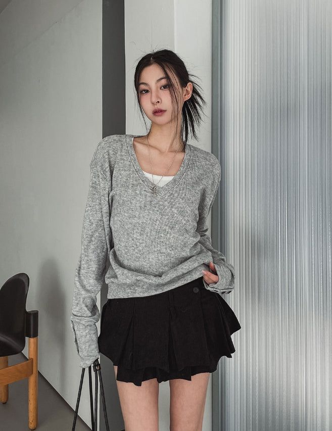 ULAN（ユレン）の「[wool 20%] ポールボタンディテールVネックニット（トップス）」