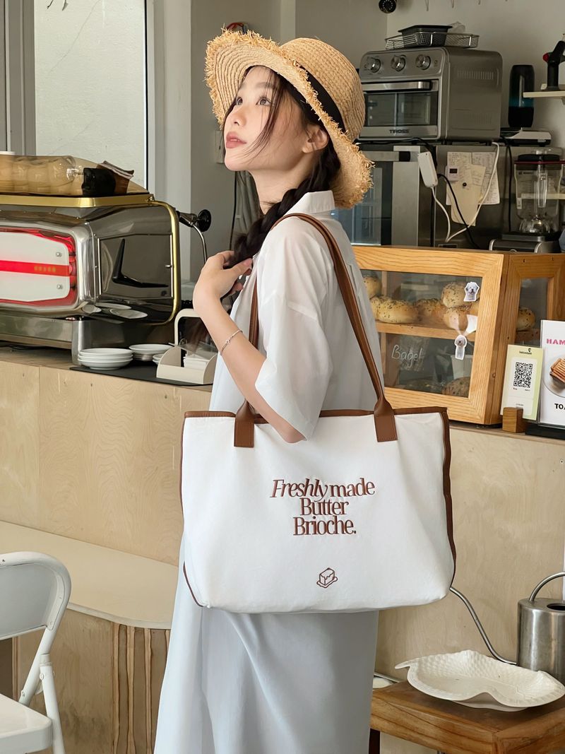 Butter Club（バタークラブ）の「Butter Club BRIOCHE Canvas Tote Bag Zipper 16 Inch Laptop Multi Colours（Bags）」