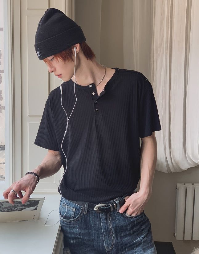 2PLAN（ツープラン）の「ネビショルダースナップヘンリーネックショートスリーブTシャツ（トップス）」