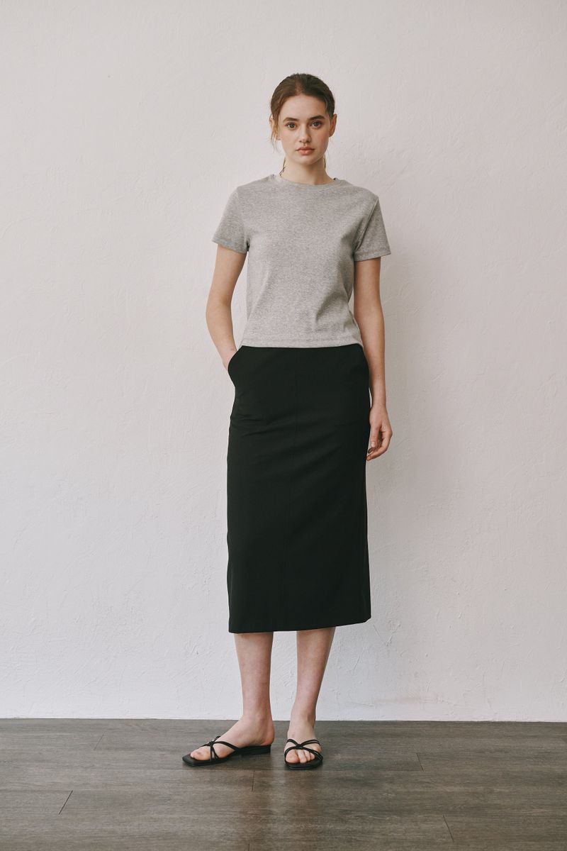 PLAT DU JOUR（プラドゥジュール）の「Round half T (Ivory)（Tops）」