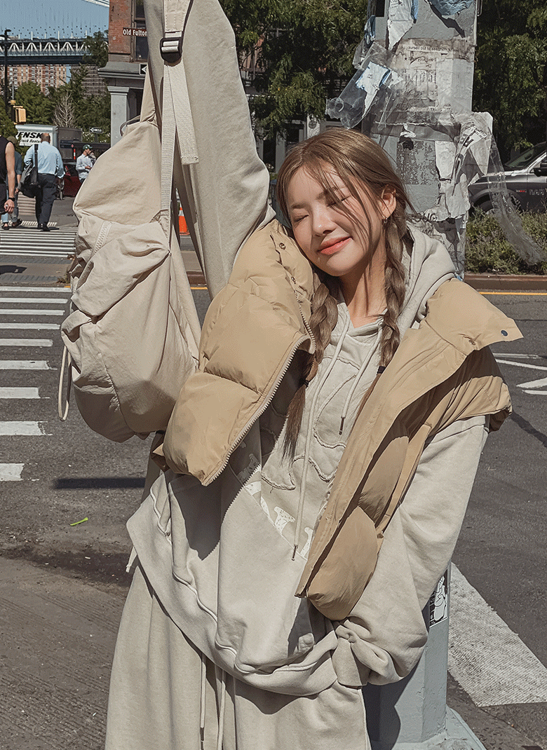 ULAN（ユレン）の「クラウドスナップダウンベスト（Tops）」