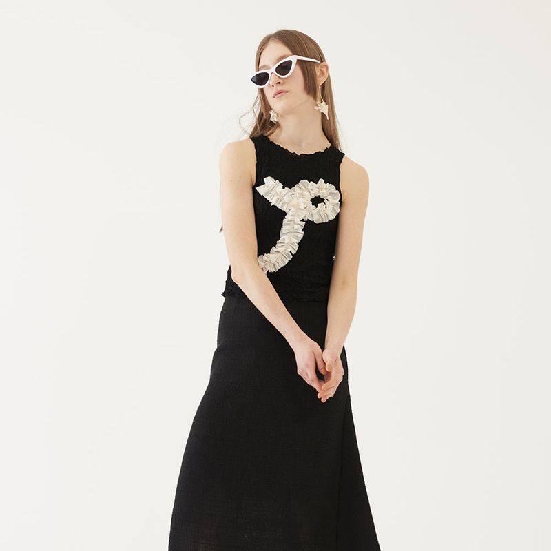TMO BY 13MONTH（ティーエムオーバイサーティーンマンス）の「FRILL SLEEVELESS TOP (BLACK)（Tops）」