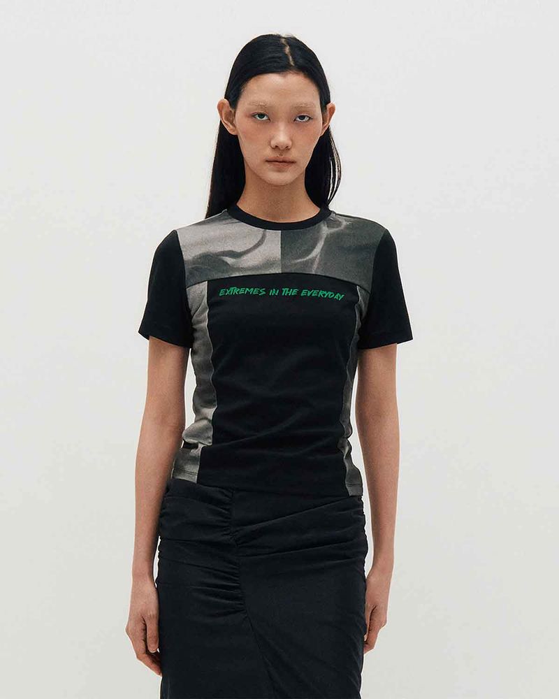 KIMZISU（キムジス）の「ブロックグラフィックSS Tシャツ_ ブラック（トップス）」
