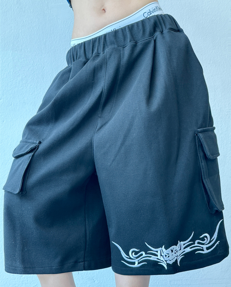 SKULL POINT POCKET POINT CARGO BERMUDA PANTS🩶🖤 - 2 COLORS