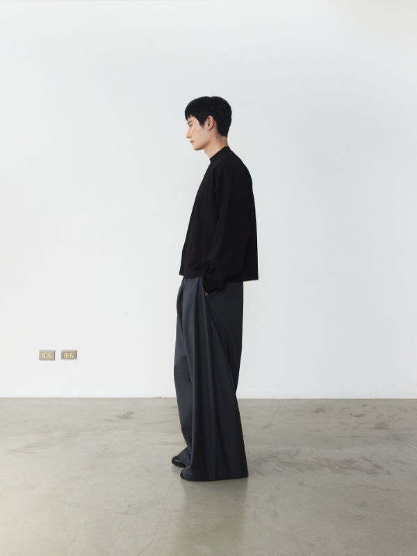 RB7 Cropped Boxy Long Sleeve Tee