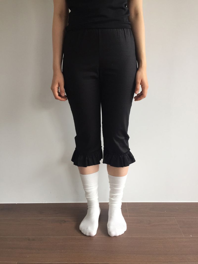 Frilled hem capri pants (1color)