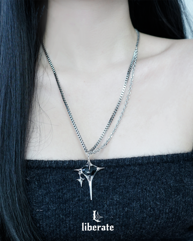 [Choi Ye Na, Chu, Lee Chae Yeon Pick] Cross Black Heart Square Chain Necklace