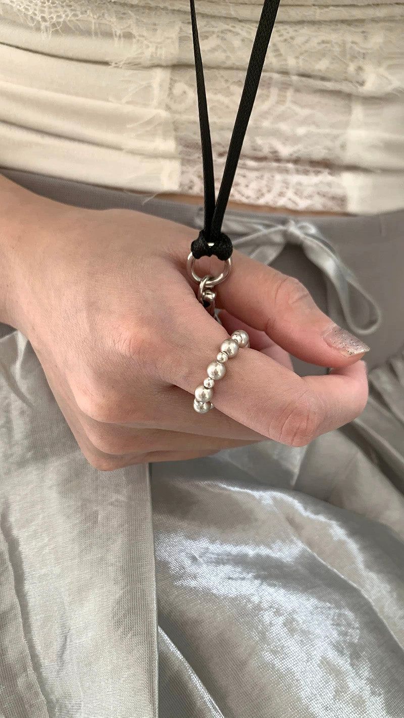 Simple silver balls banding ring