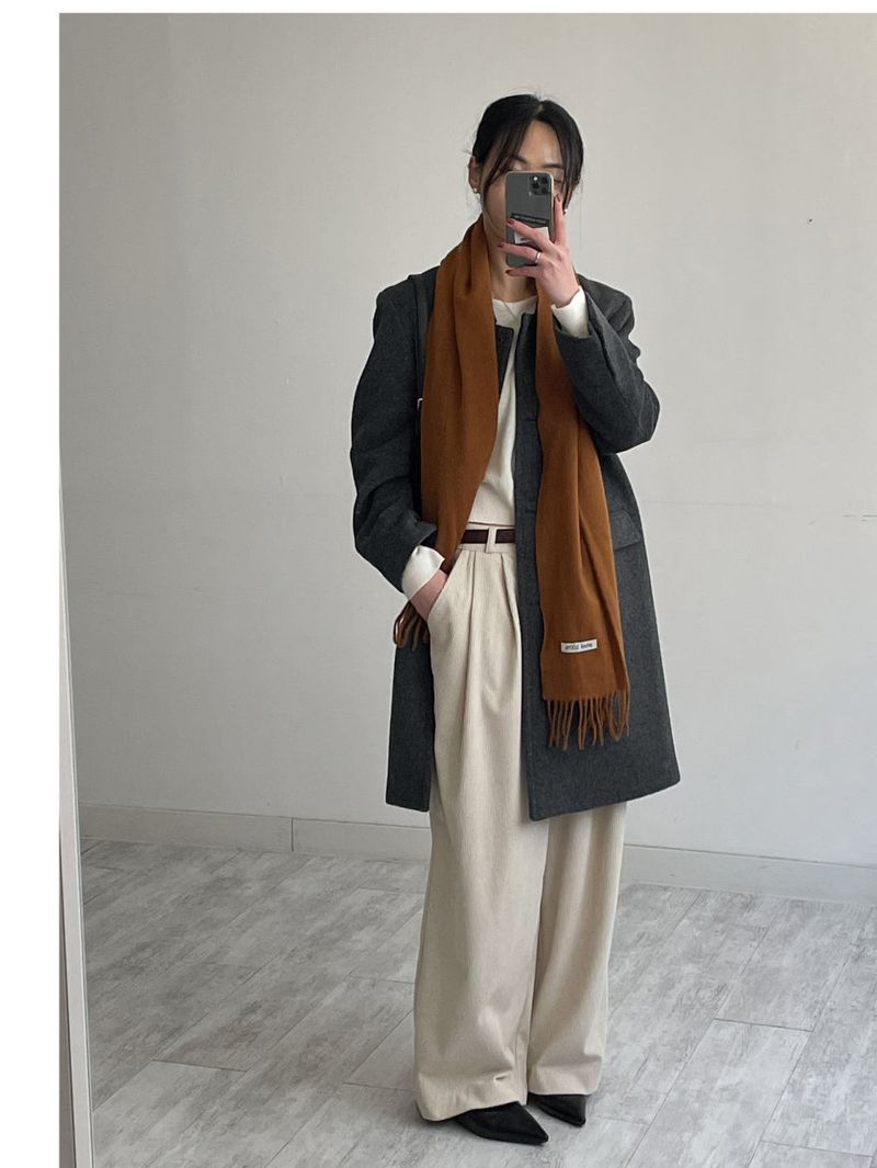 Corduroy two-pin tuck wide slacks