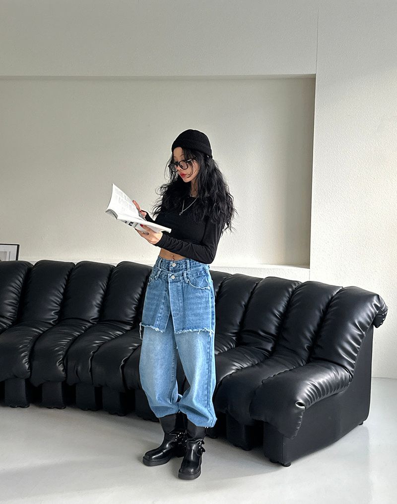 It's soft. A long-sleeved cropped shirt