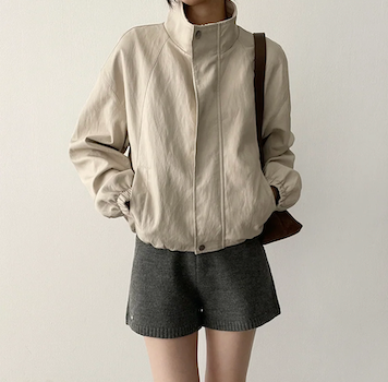 Thin and light leather jacket! High Neck Leather Blouson Jumper