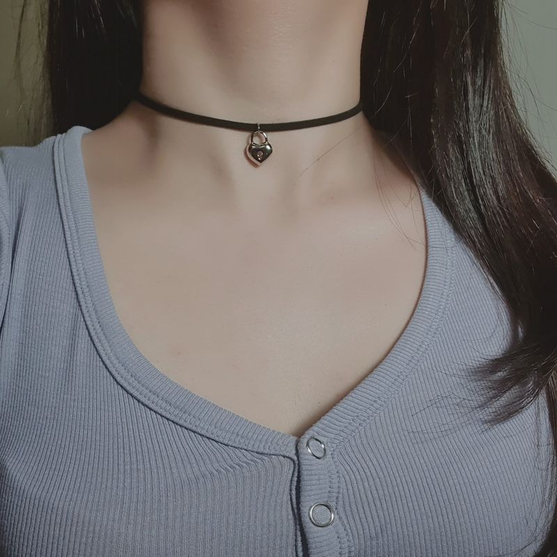 aimelbie（アイメルビー）の「Silver Heart Lock Choker Necklace（Accessories）」