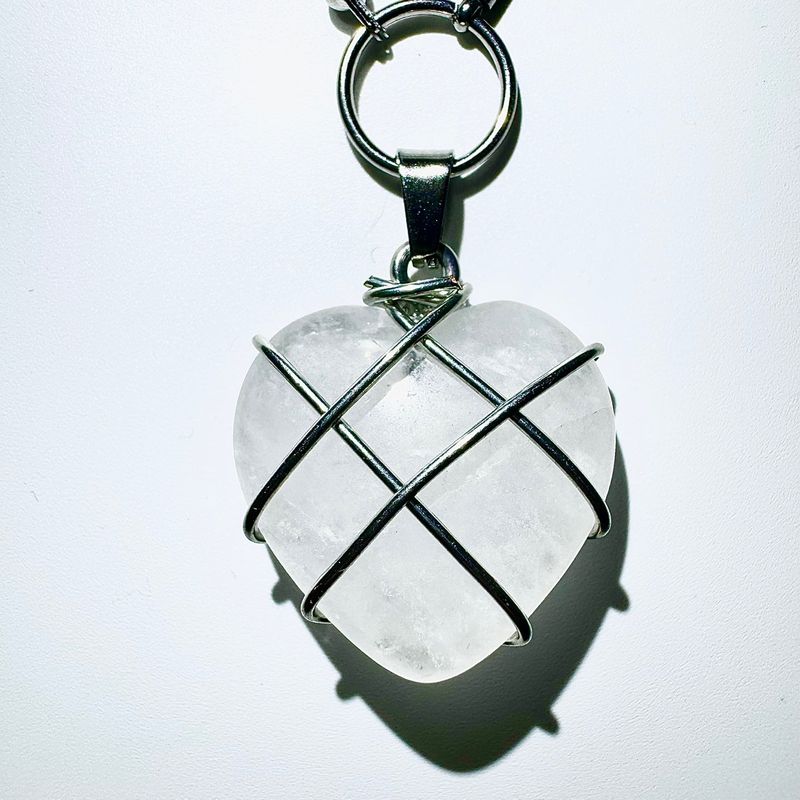 Tied white stone necklace