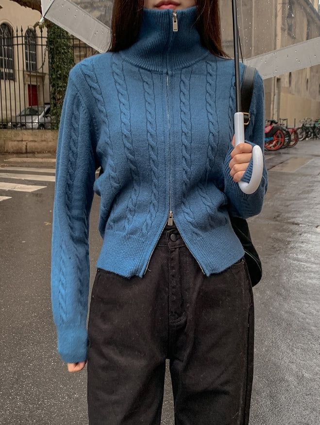 Baguette two-way cable knitwear zip-up