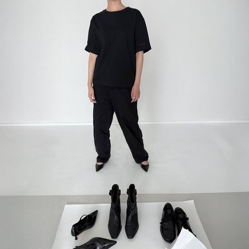 eseoe（イソイ）の「ジェンダーレス ㅁ Tシャツ - ブラック（トップス）」