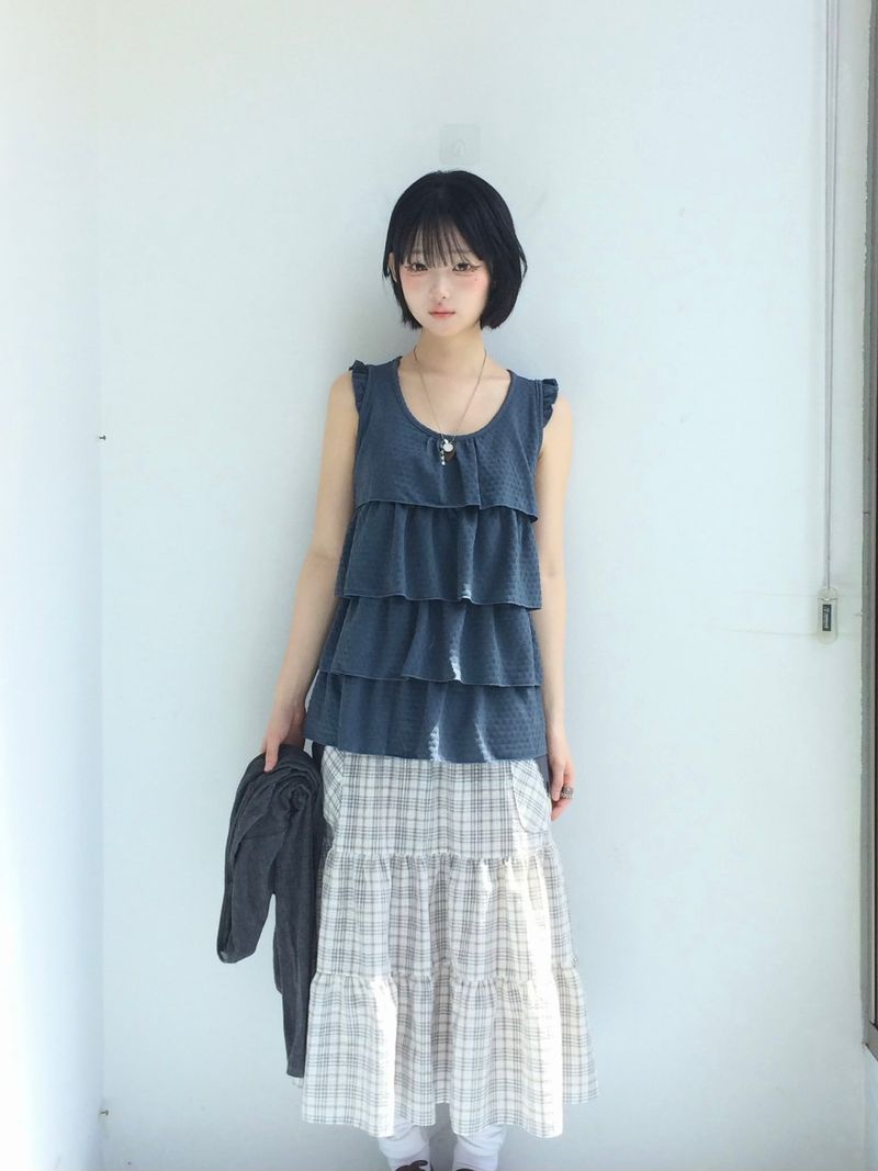 cream checkered pocket skirt