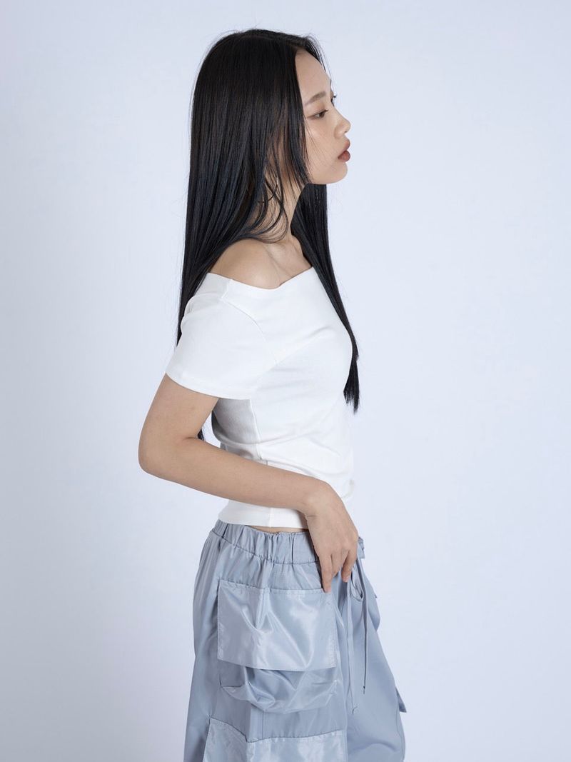 vadefy(ベイディフィー)の「Off Shoulder Top, White(Tops)」