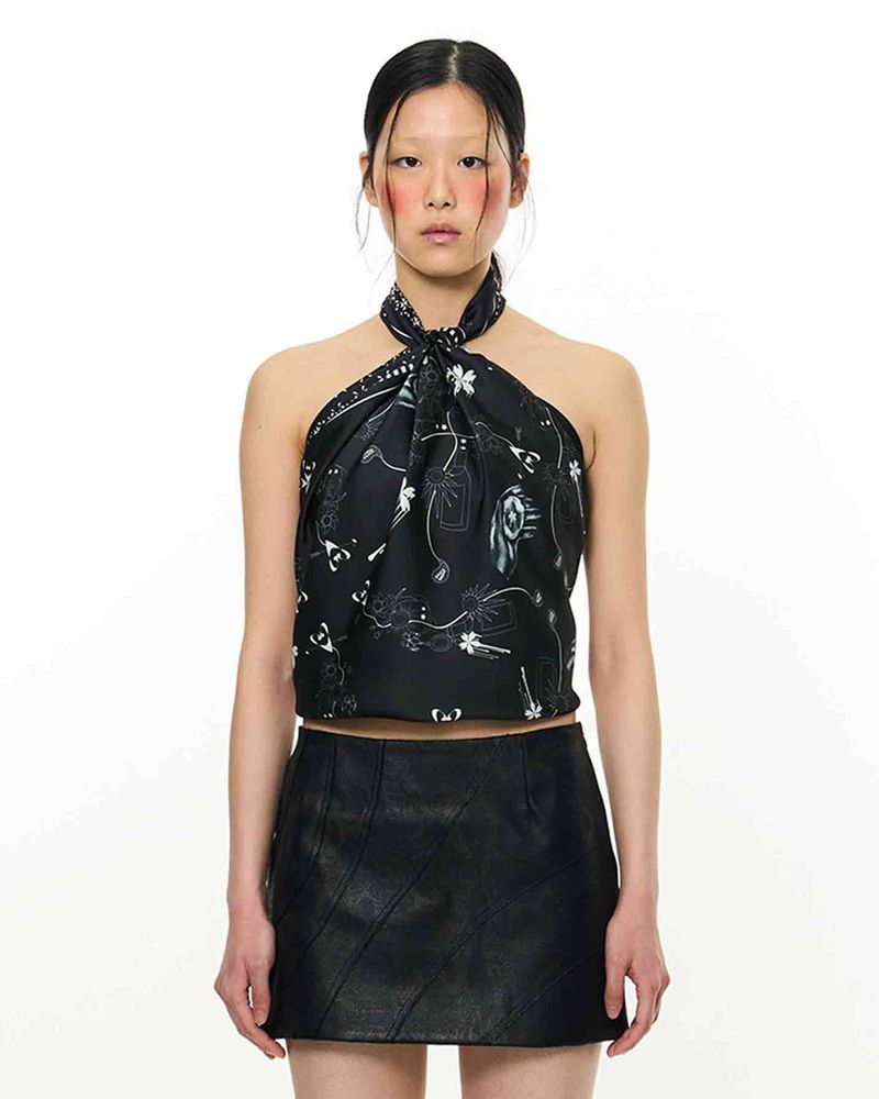 KIMZISU(キムジス)の「JOMO Motif Square Scarf _ Black(Smartphone Accessories)」