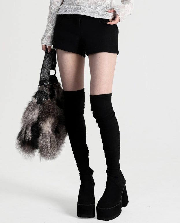 EEUN（イウン）の「Clip low shorts（Pants）」