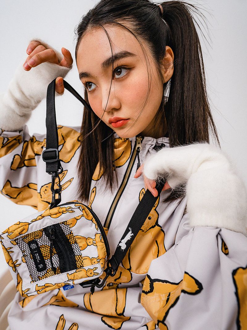 BSRABBIT(ビエスラビット)の「BSR2223FWBG007 MINI POUCH CROSS BAG BR PAT(Bags)」