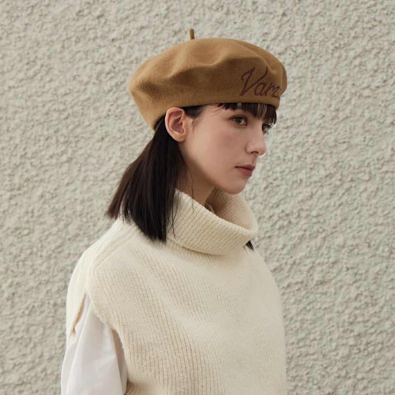 VARZAR Cursive Logo Wool Beret / Camel