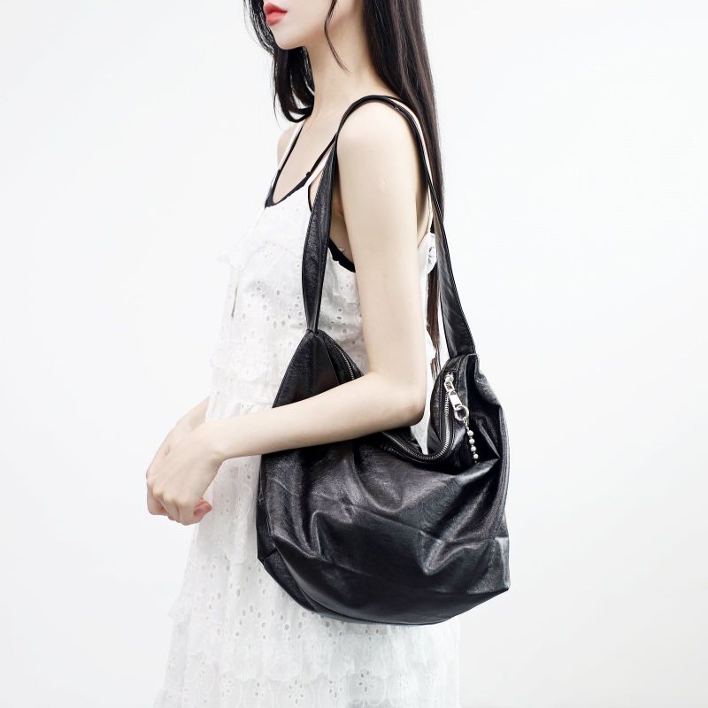 NONCODE（ノンコード）の「Flan Glossy Leather Hobabag（Bags）」
