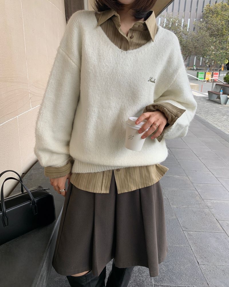 [ORIGINAL] Furry Loose-Fit V-Neck Knit