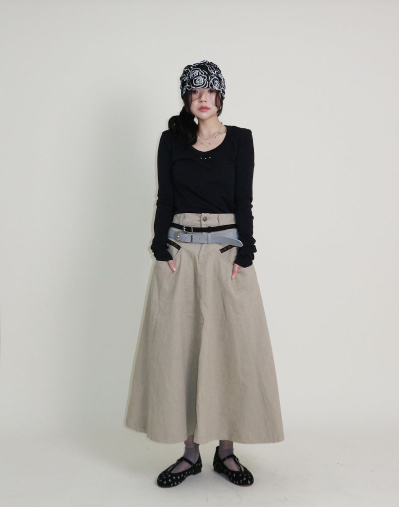 open stud U-neck round long-sleeved T-shirt