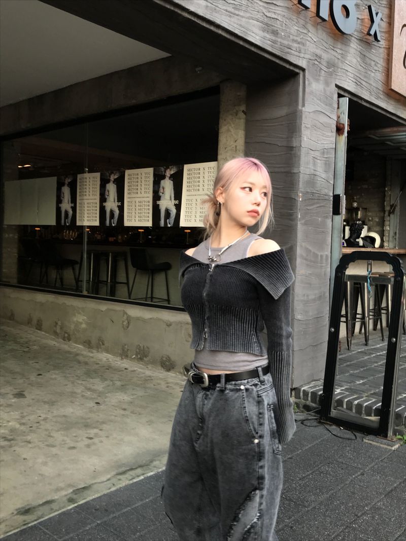 Unique cutting line grunge wide denim pants