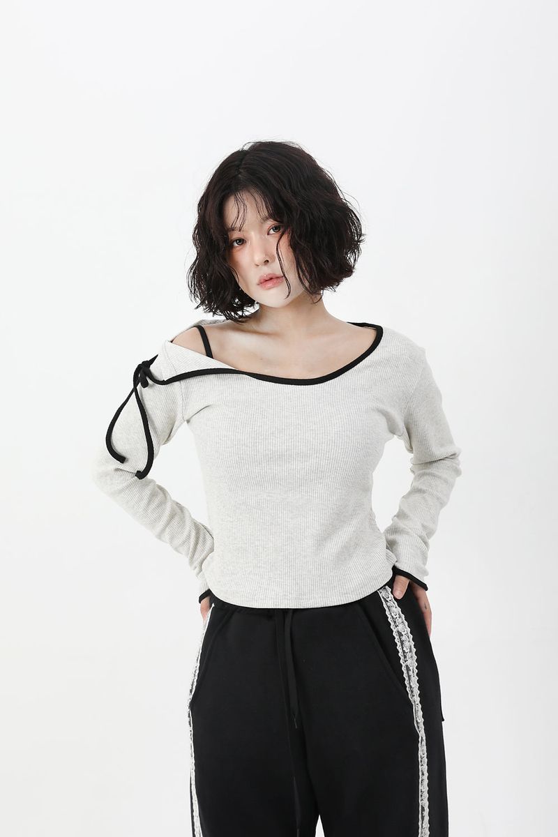 コントラストリボンTシャツ