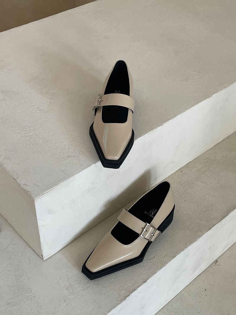 Higher Strap Buckle Loafer beige